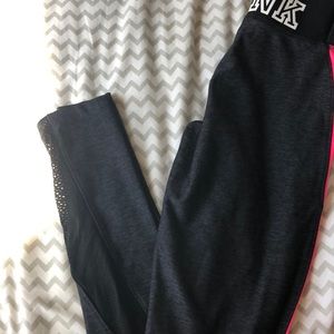 Great and pink leggings from pink !!